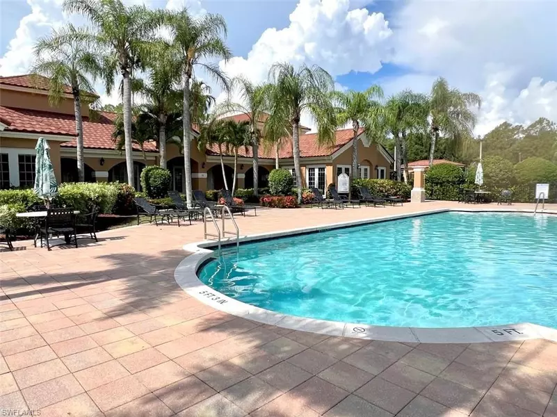 1820 Florida Club CIR #2102, Naples, FL 34112