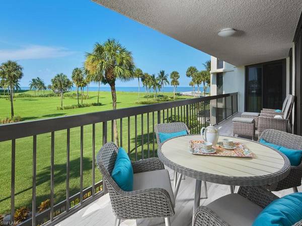 4551 Gulf Shore BLVD N #204, Naples, FL 34103