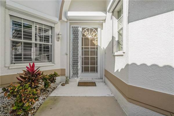 4895 W Boulevard CT #2, Naples, FL 34103