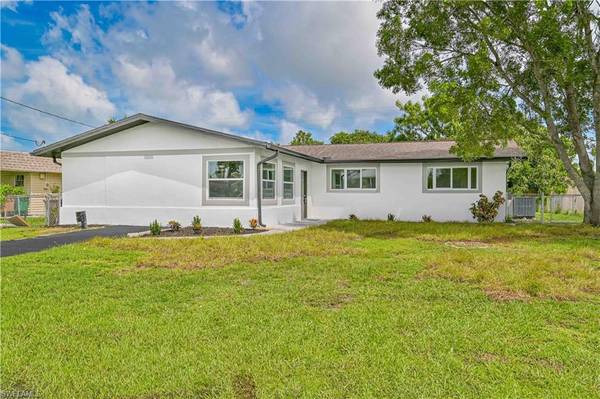 1049 NE Pine Island LN, Cape Coral, FL 33909