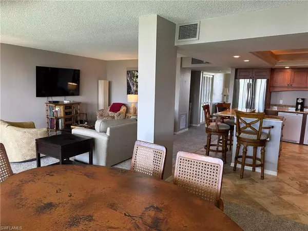 Naples, FL 34103,2305 Gulf Shore BLVD N #313