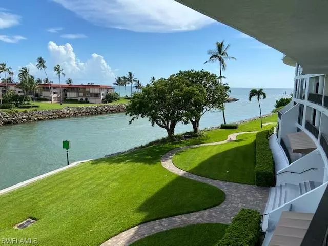 2305 Gulf Shore BLVD N #313, Naples, FL 34103