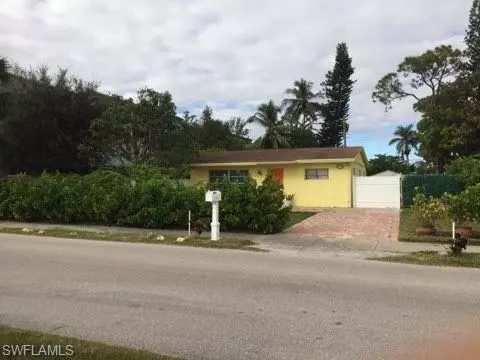 Naples, FL 34102,1381 13th AVE N