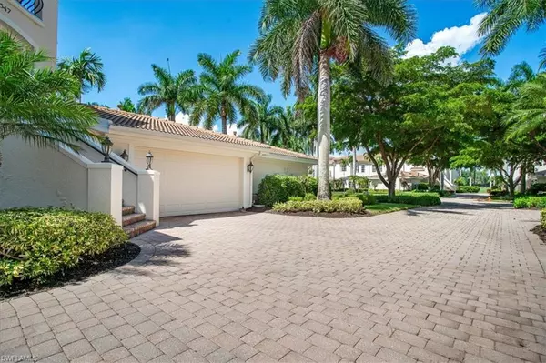 Naples, FL 34110,15547 Monterosso LN #201