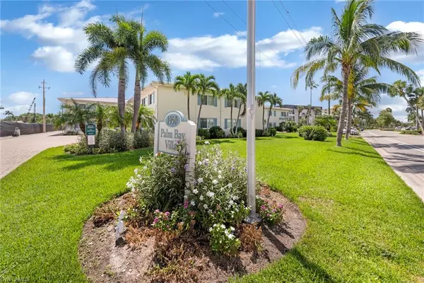 Naples, FL 34102,1950 Gulf Shore BLVD N #107