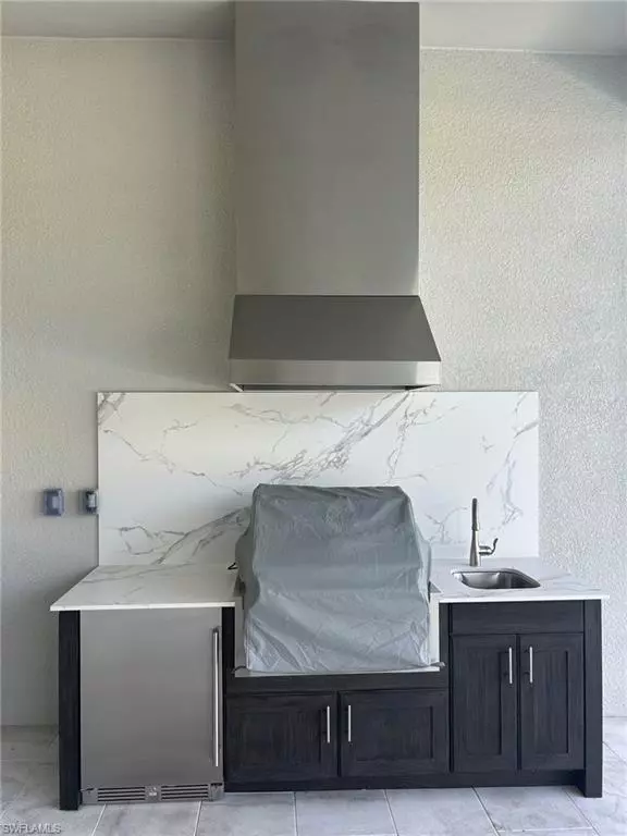 Naples, FL 34114,9475 Caymas WAY