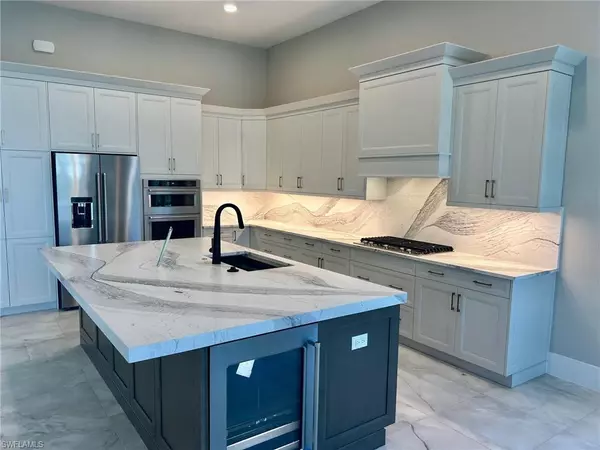 Naples, FL 34114,9475 Caymas WAY