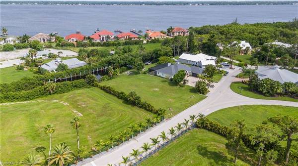 North Fort Myers, FL 33917,6104 Marsh Point LN