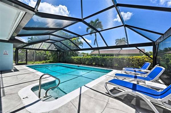 903 Roseate DR, Naples, FL 34104