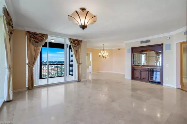 Naples, FL 34108,8473 Bay Colony DR #1904