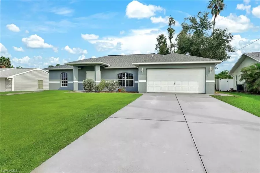 8427 Caloosa RD, Fort Myers, FL 33967