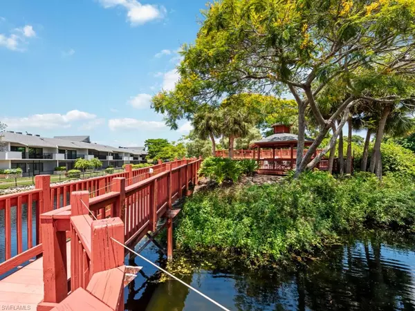 Naples, FL 34103,600 Neapolitan WAY #251