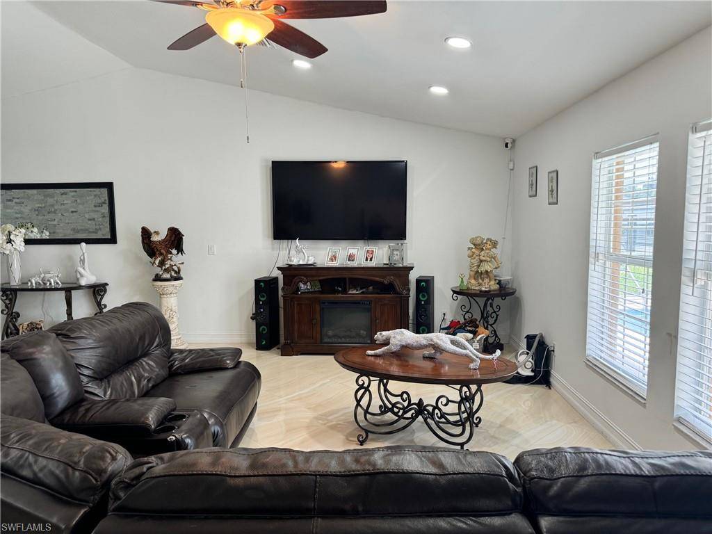 Lehigh Acres, FL 33976,3720 23rd ST SW