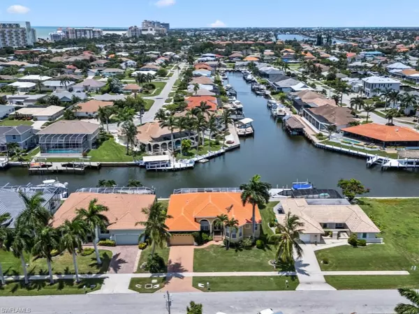 Marco Island, FL 34145,863 Banyan CT