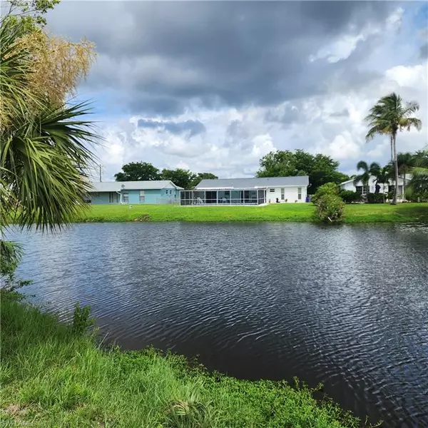 1061 Ridgeway DR,  North Fort Myers,  FL 33903