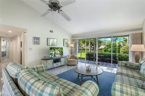 165 Bristol LN #165A, Naples, FL 34112