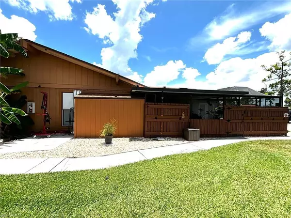 5571 Foxlake DR #A, North Fort Myers, FL 33917