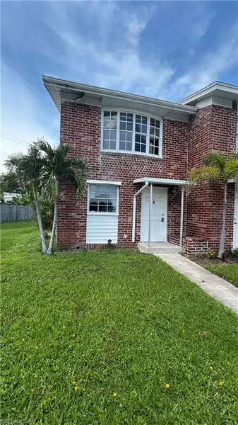 864 Courtington LN #12, Fort Myers, FL 33919