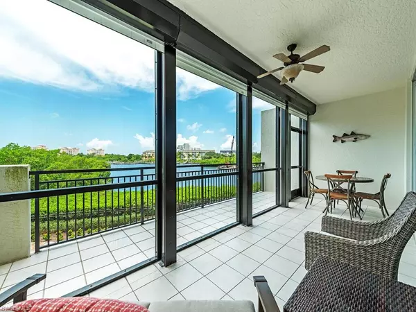 Naples, FL 34110,420 Cove Tower DR #202