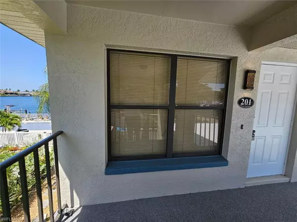 Cape Coral, FL 33914,123 SW 47th TER #201