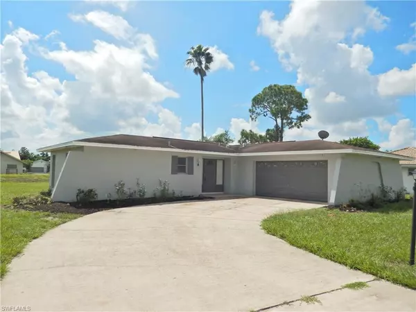 506 Parkside ST, Lehigh Acres, FL 33936