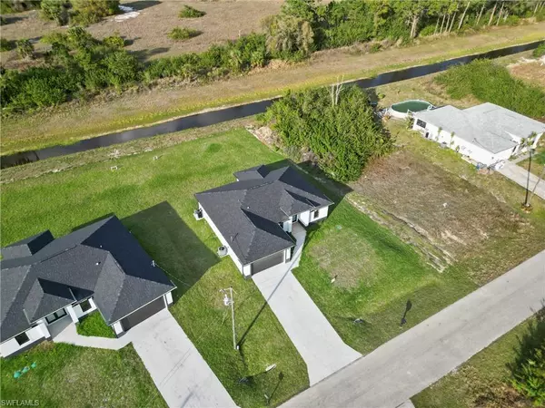 Lehigh Acres, FL 33974,445 Paddock ST