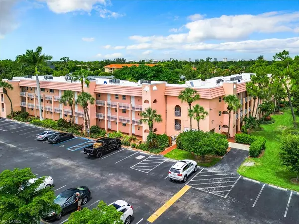 Naples, FL 34105,100 Forest Lakes BLVD #312