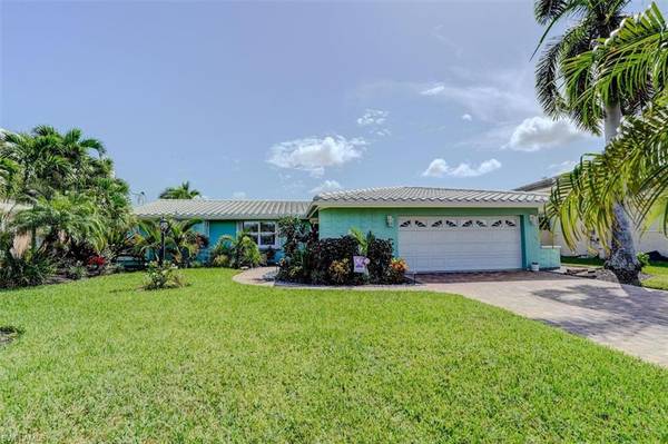 11 Palmview BLVD, Fort Myers Beach, FL 33931