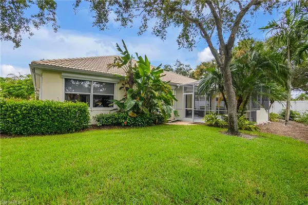 Naples, FL 34110,1511 Whispering Oaks CIR