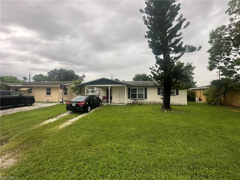 2196 Barry DR, Fort Myers, FL 33907