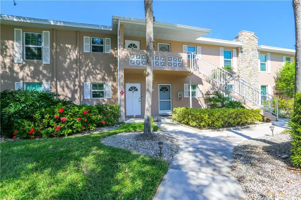 Naples, FL 34110,221 Cypress WAY E #201