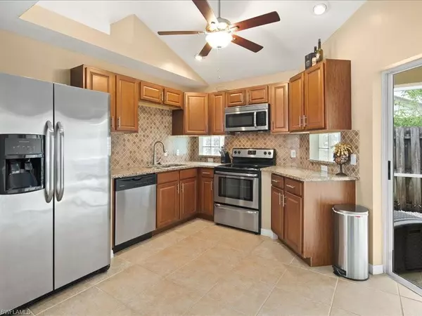 Naples, FL 34112,3211 Karst CT #45