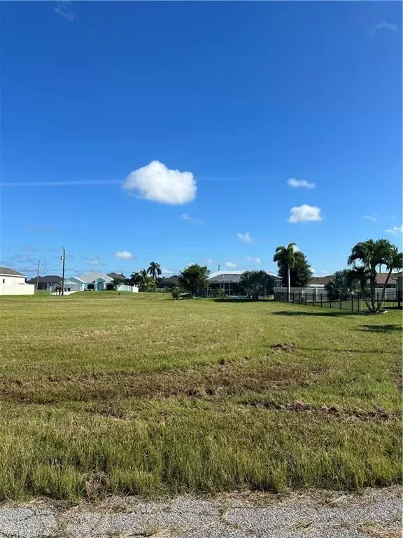 3311 NW 4th ST, Cape Coral, FL 33993