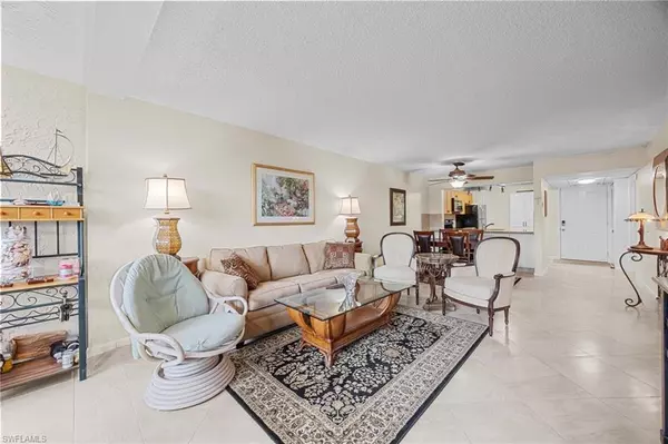 Naples, FL 34105,1057 Forest Lakes DR #1202