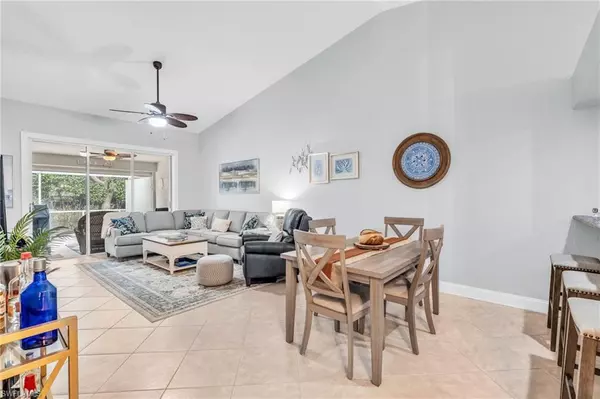 Naples, FL 34112,1724 Royal CIR #901