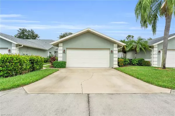 Naples, FL 34112,1724 Royal CIR #901