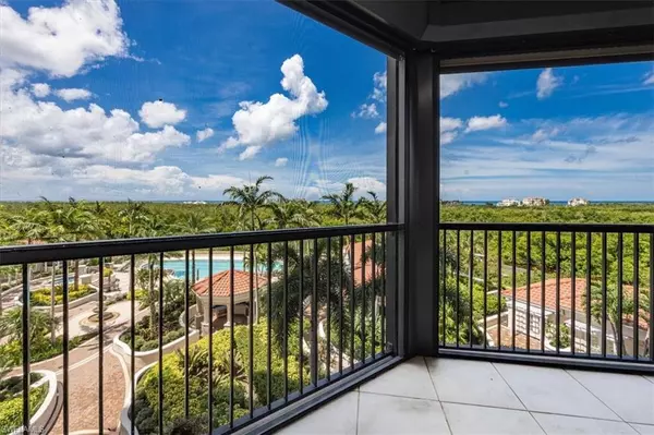 7575 Pelican Bay BLVD #403, Naples, FL 34108