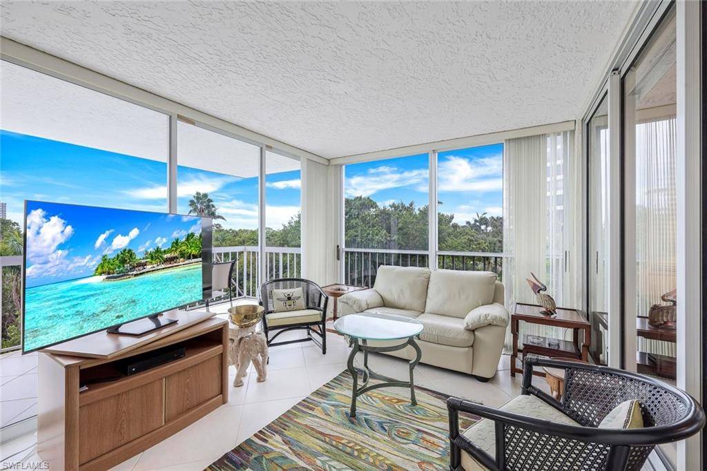 Naples, FL 34108,5501 Heron Point DR #204