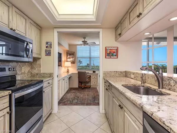 Naples, FL 34108,6361 Pelican Bay BLVD #302