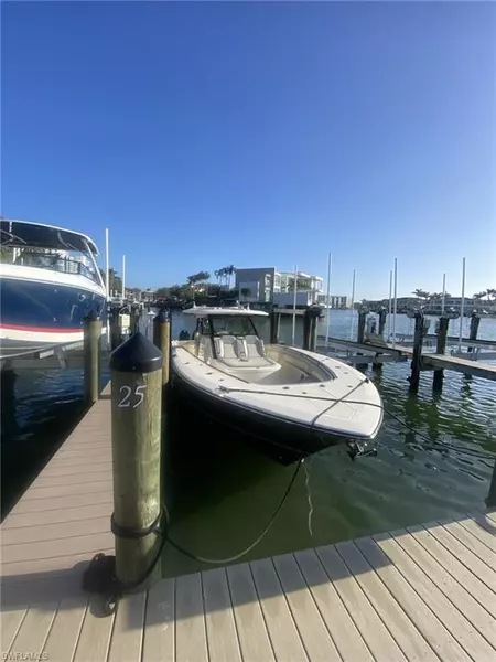 4090 Gulf Shore Blvd N #25, Naples, FL 34103