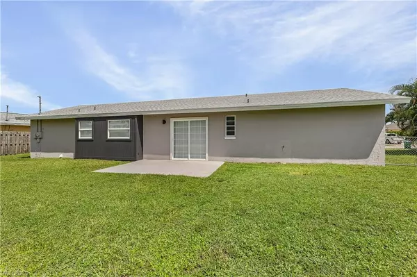 Cape Coral, FL 33904,920 SE 31st LN