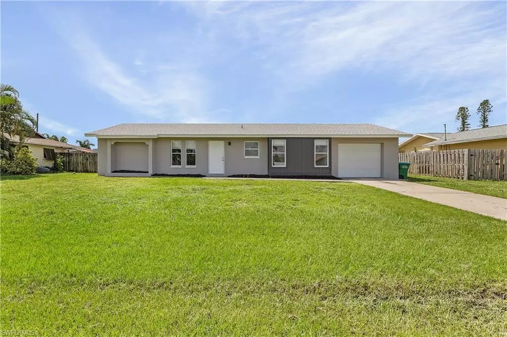 Cape Coral, FL 33904,920 SE 31st LN