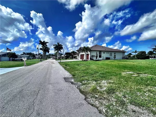 Cape Coral, FL 33904,5310 Bayview CT