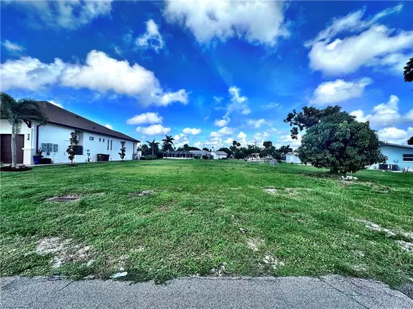 Cape Coral, FL 33904,5310 Bayview CT