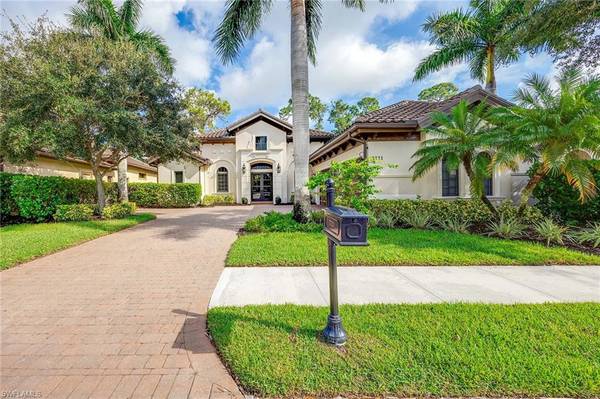 7721 Classics DR, Naples, FL 34113