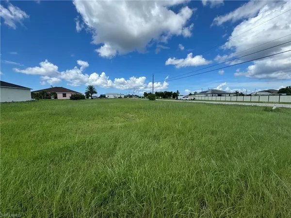 1054 NW 33rd PL, Cape Coral, FL 33993