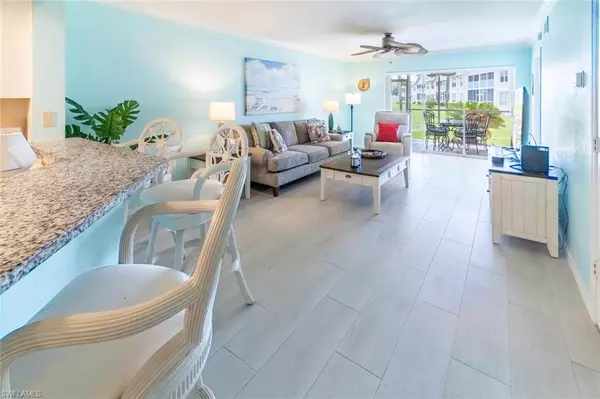 774 Wiggins Lake DR #106, Naples, FL 34110
