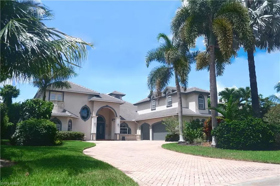 649 Bow Line DR, Naples, FL 34103