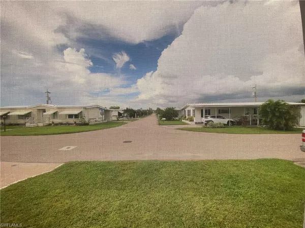 North Fort Myers, FL 33917,5506 Virginia Dare LN