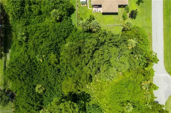Lehigh Acres, FL 33936,702 Robert AVE